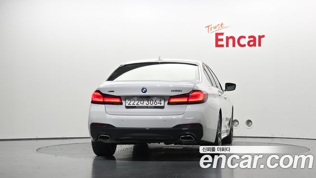 BMW 5-Series 2023 — photo 4