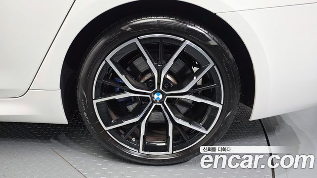 BMW 5-Series 2023 — photo 5