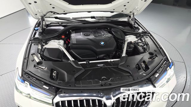 BMW 5-Series 2023 — photo 6