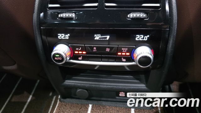 BMW 5-Series 2023 — photo 27