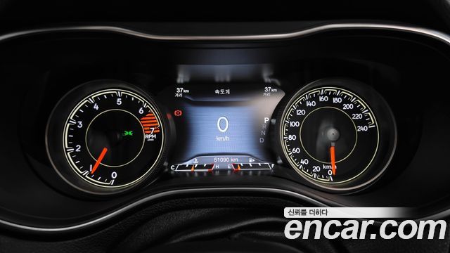 Jeep Cherokee 2021 — photo 8