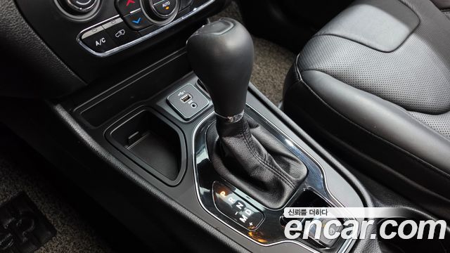 Jeep Cherokee 2021 — photo 9
