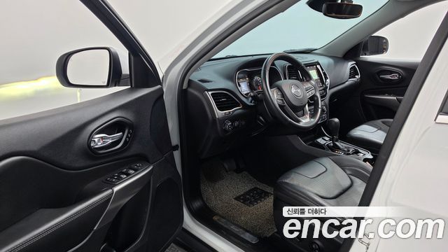 Jeep Cherokee 2021 — photo 10
