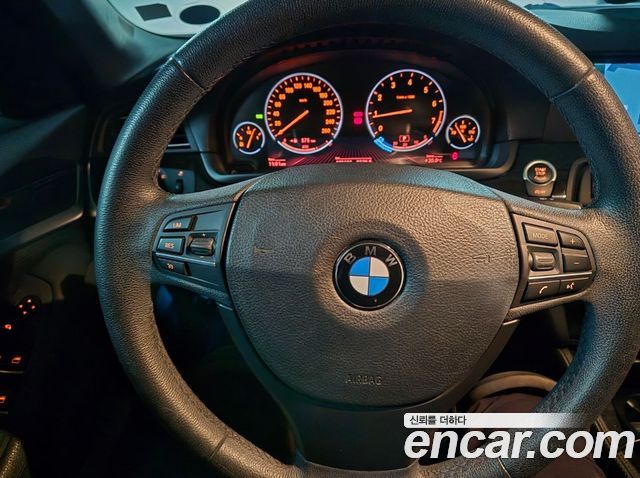 BMW 5-Series 2012 — photo 6