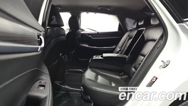 Hyundai Grandeur 2018 — photo 17