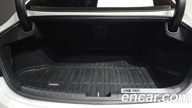 Hyundai Grandeur 2018 — photo 32