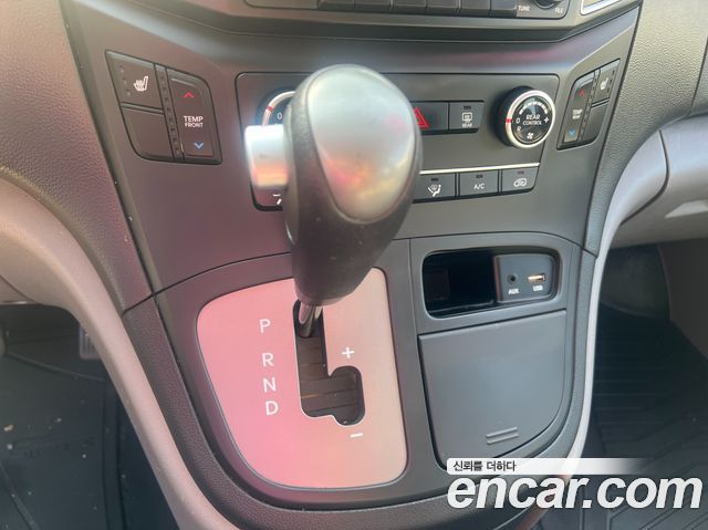 Hyundai Starex 2019 — photo 9