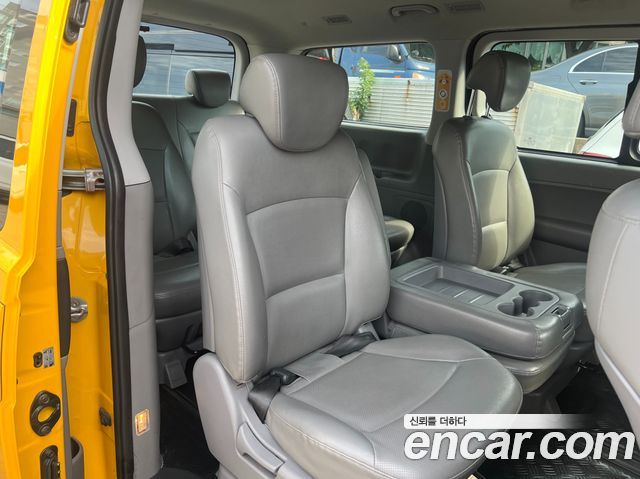 Hyundai Starex 2019 — photo 11