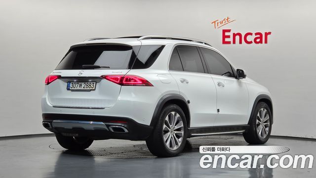 Mercedes-Benz GLE-Class 2022 — photo 2