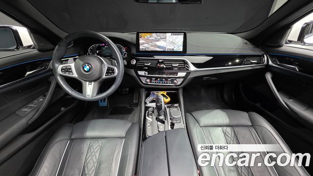 BMW 5-Series 2021 — photo 10