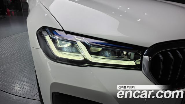 BMW 5-Series 2021 — photo 8
