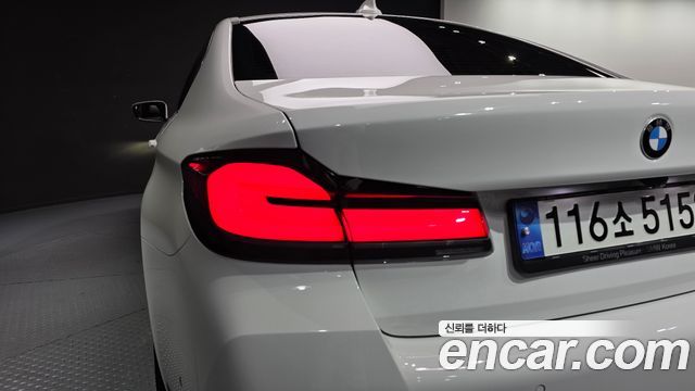 BMW 5-Series 2021 — photo 9