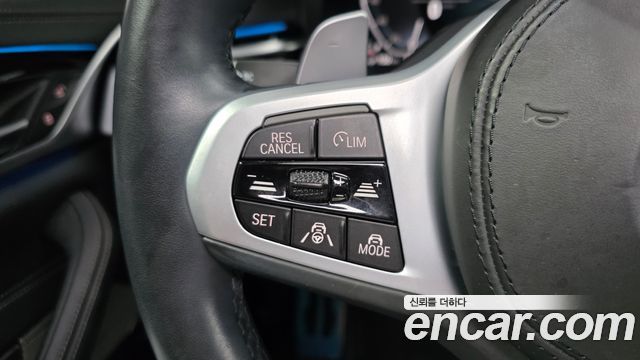 BMW 5-Series 2021 — photo 29