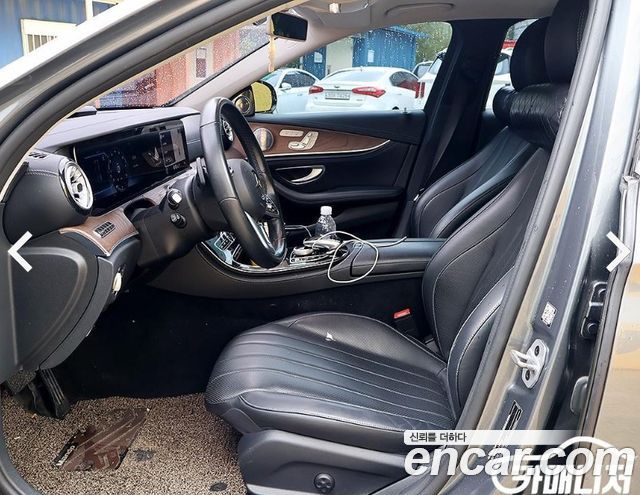 Mercedes-Benz E-Class 2019 — photo 11