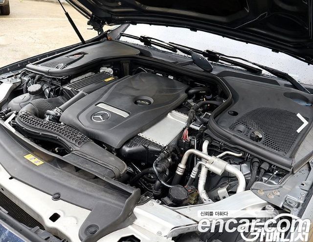 Mercedes-Benz E-Class 2019 — photo 19
