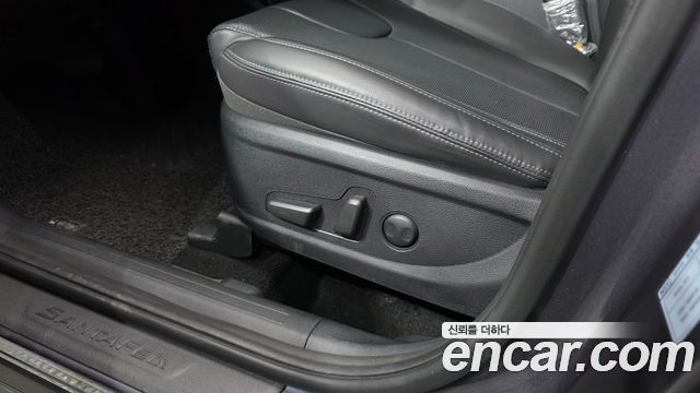 Hyundai Santafe 2021 — photo 18