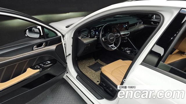 Kia K5 2022 — photo 17