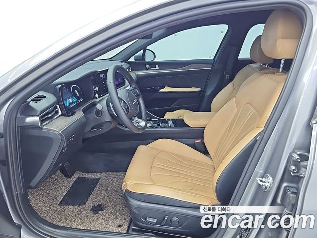 Kia K5 2022 — photo 11
