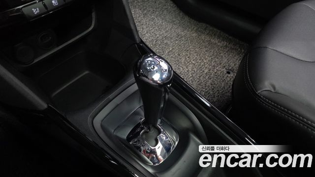 Peugeot 2008 2015 — photo 9