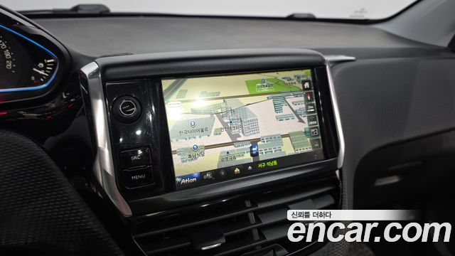 Peugeot 2008 2015 — photo 14