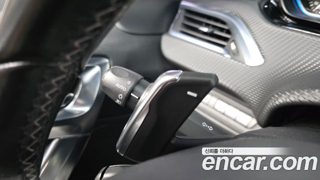 Peugeot 2008 2015 — photo 18
