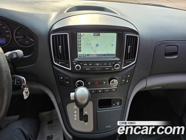 Hyundai Starex 2018 — photo 16