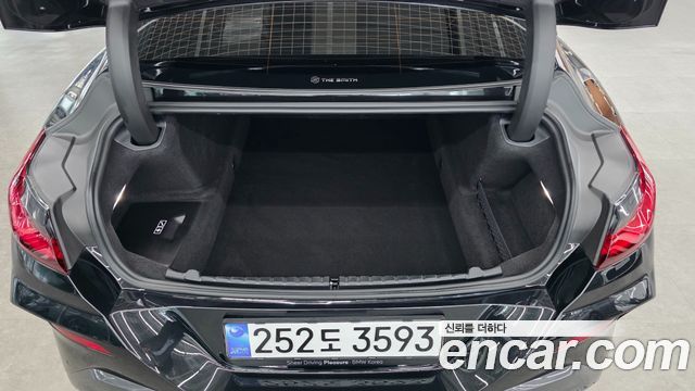 BMW 8-Series 2026 — photo 20