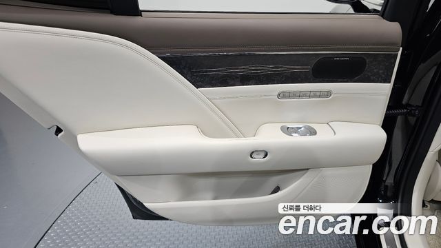 Genesis G90 2022 — photo 15