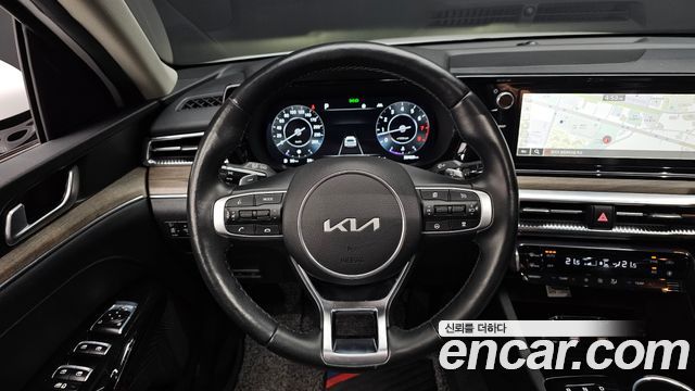 Kia K5 2023 — photo 13