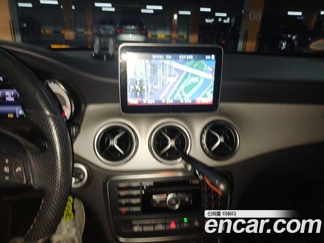 Mercedes-Benz GLA-Class 2015 — photo 9