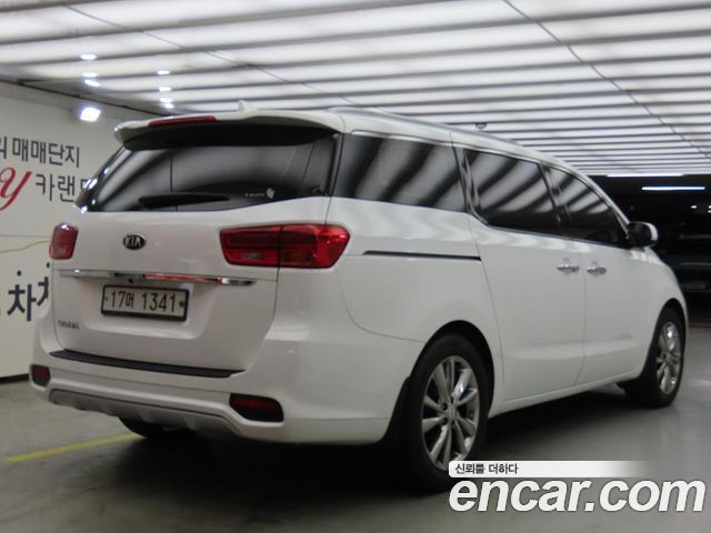 Kia Canival 2019 — photo 3