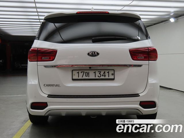 Kia Canival 2019 — photo 4