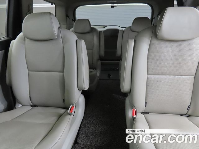 Kia Canival 2019 — photo 8