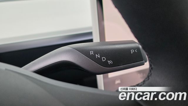 Tesla Model Y 2024 — photo 12