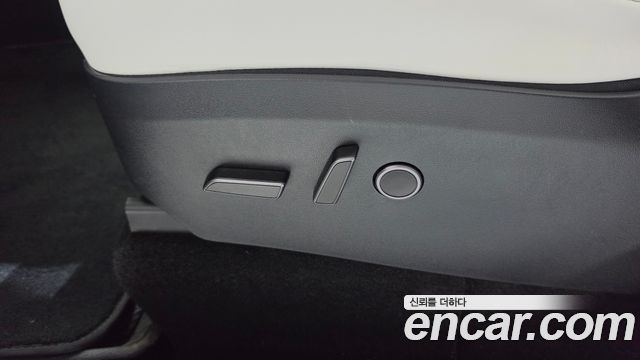 Tesla Model Y 2024 — photo 20
