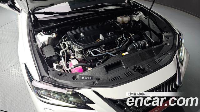 Lexus ES 2023 — photo 6