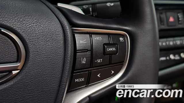 Lexus ES 2023 — photo 22