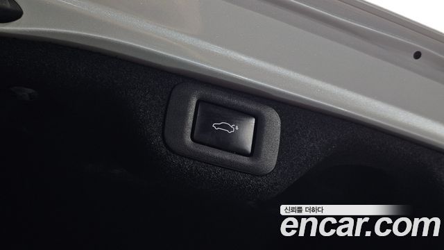 Lexus ES 2023 — photo 30