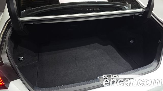 Lexus ES 2023 — photo 31