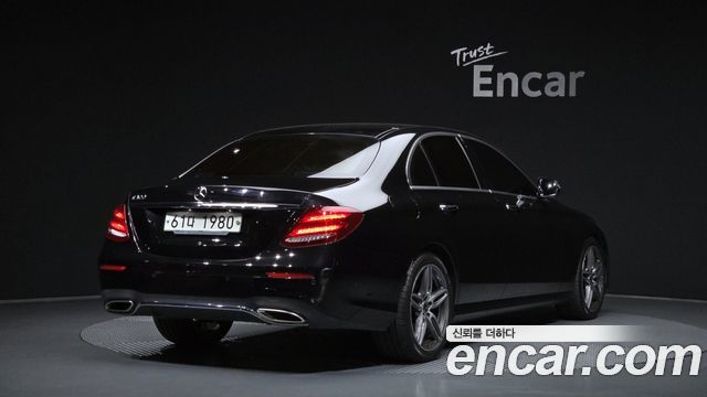 Mercedes-Benz E-Class 2019 — photo 2