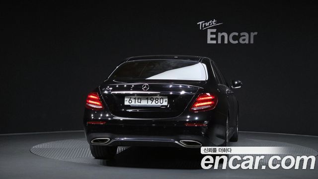 Mercedes-Benz E-Class 2019 — photo 4
