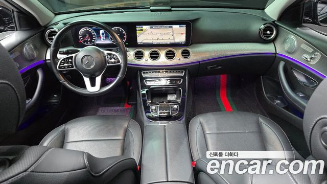 Mercedes-Benz E-Class 2019 — photo 10