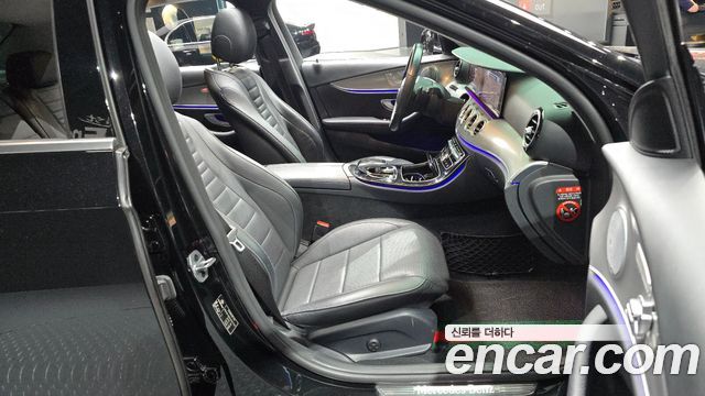 Mercedes-Benz E-Class 2019 — photo 18