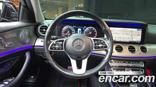 Mercedes-Benz E-Class 2019 — photo 19