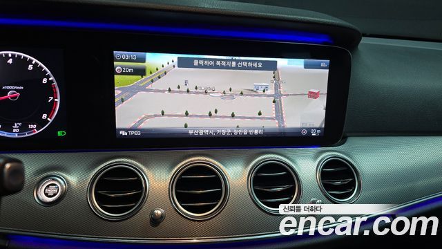 Mercedes-Benz E-Class 2019 — photo 22