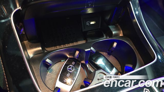 Mercedes-Benz E-Class 2019 — photo 24