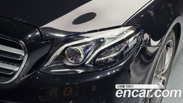 Mercedes-Benz E-Class 2019 — photo 8