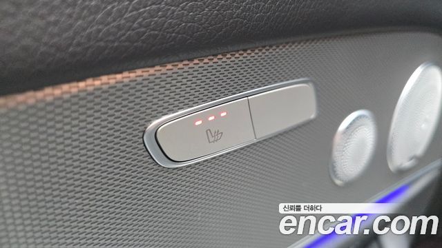 Mercedes-Benz E-Class 2019 — photo 33