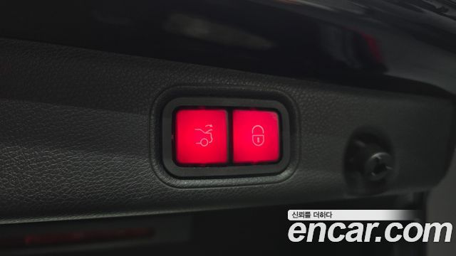 Mercedes-Benz E-Class 2019 — photo 37
