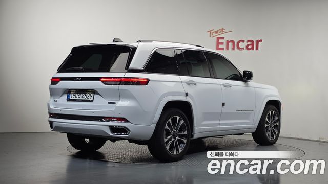 Jeep Cherokee 2023 — photo 2